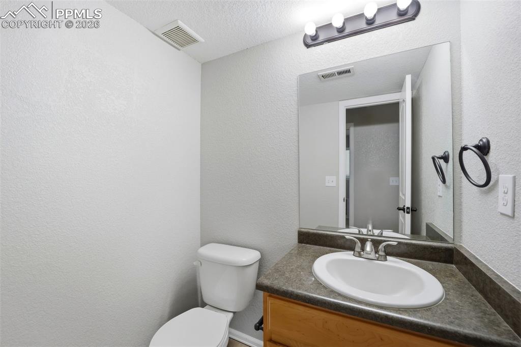 Image 38 of 44: Bathroom