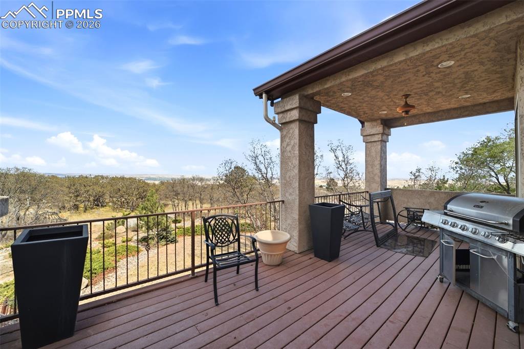 Image 22 of 49: Deck