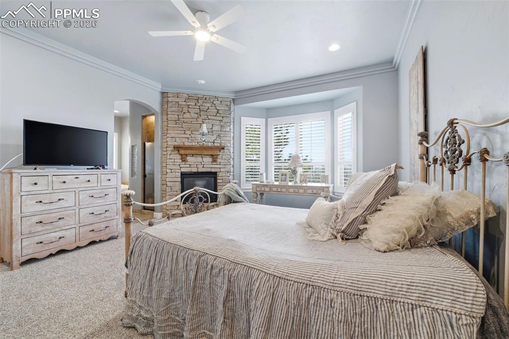 Image 29 of 49: Bedroom