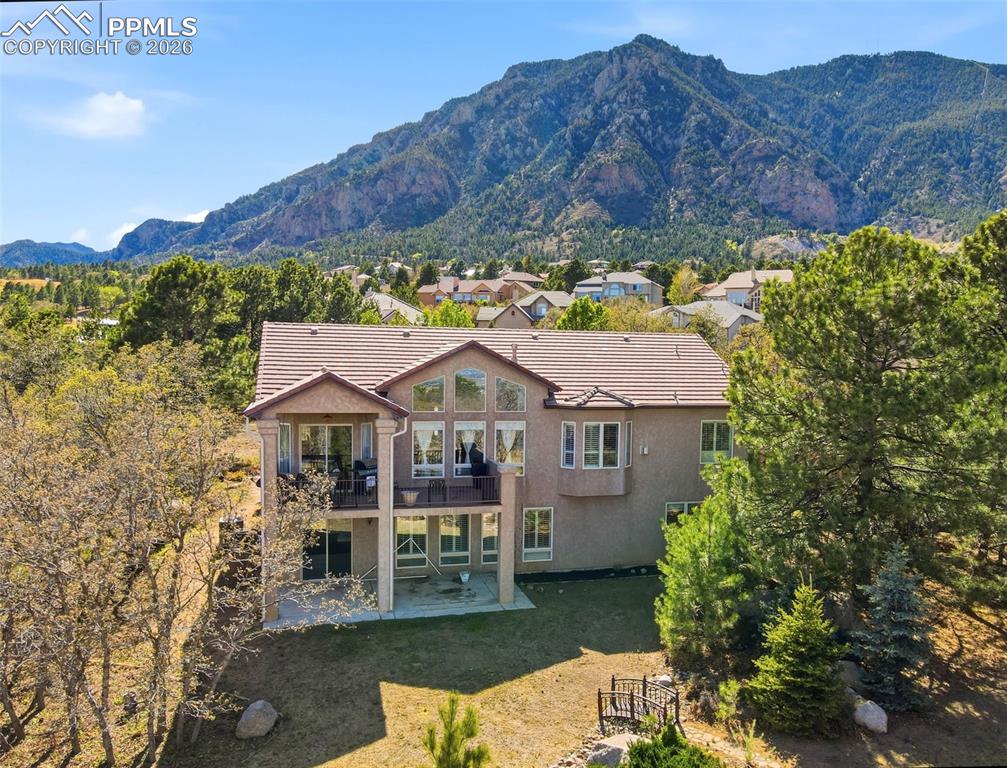 Image 49 of 49: Back of Structure