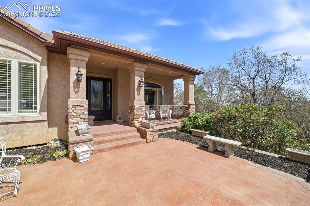 Image 5 of 49: Entry