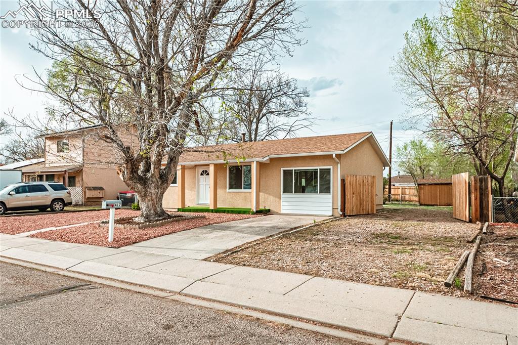 Image 4 of 31: Front of Structure