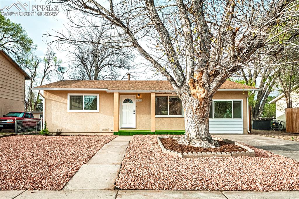 Image 5 of 31: Front of Structure