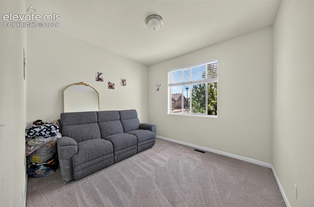 Image 3 of 23: Office/extra bedroom 2