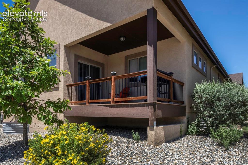 Image 9 of 23: Deck