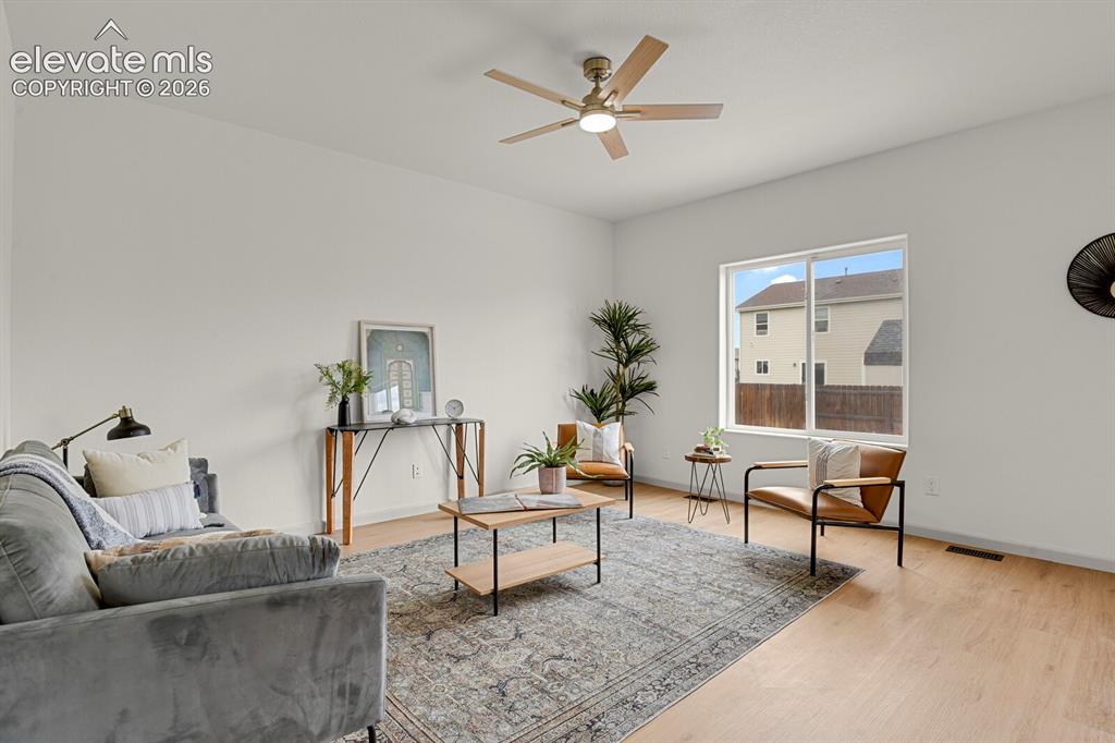 Image 10 of 38: Sitting Room
