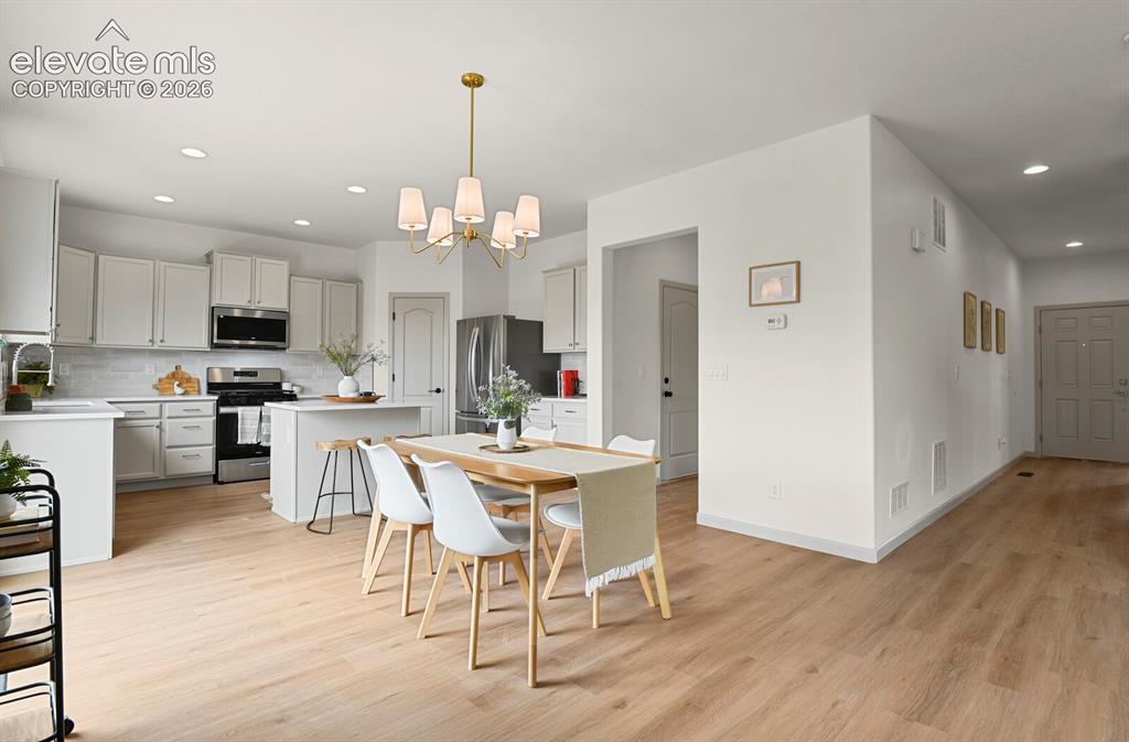 Image 12 of 38: Dining Area