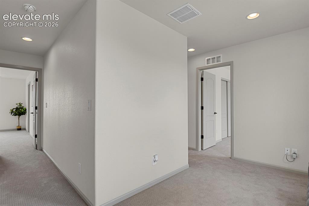 Image 19 of 38: Loft