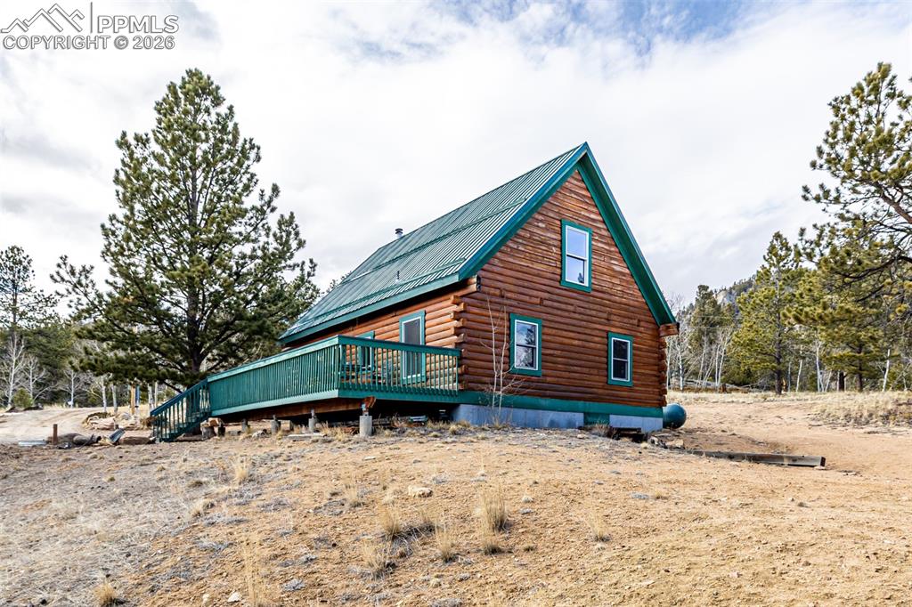 Image 2 of 35: Side of Structure