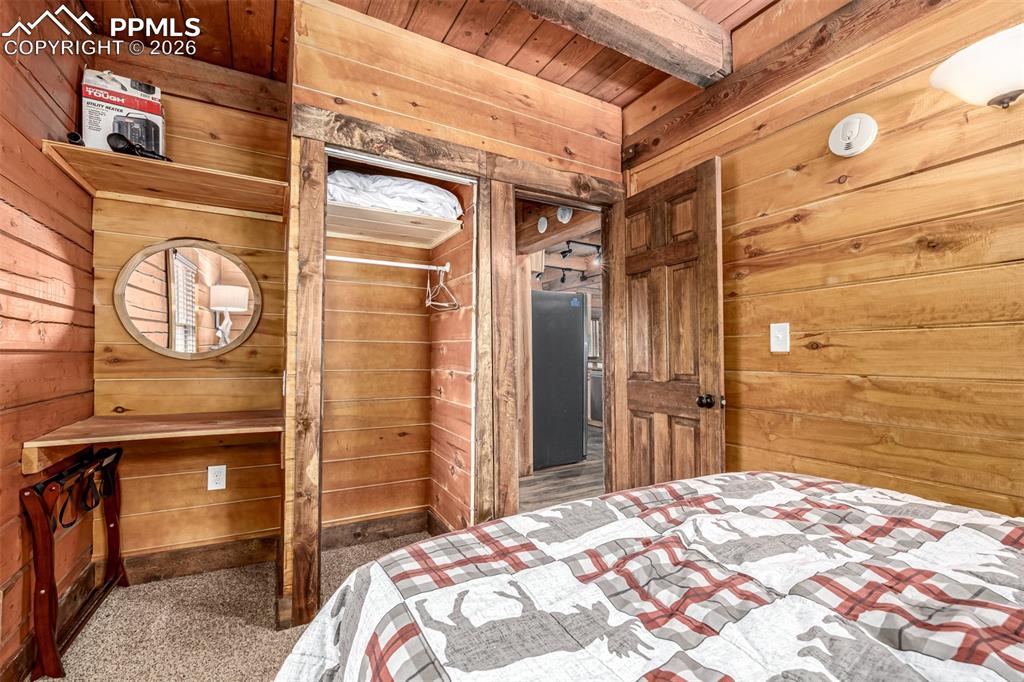 Image 27 of 35: Bedroom