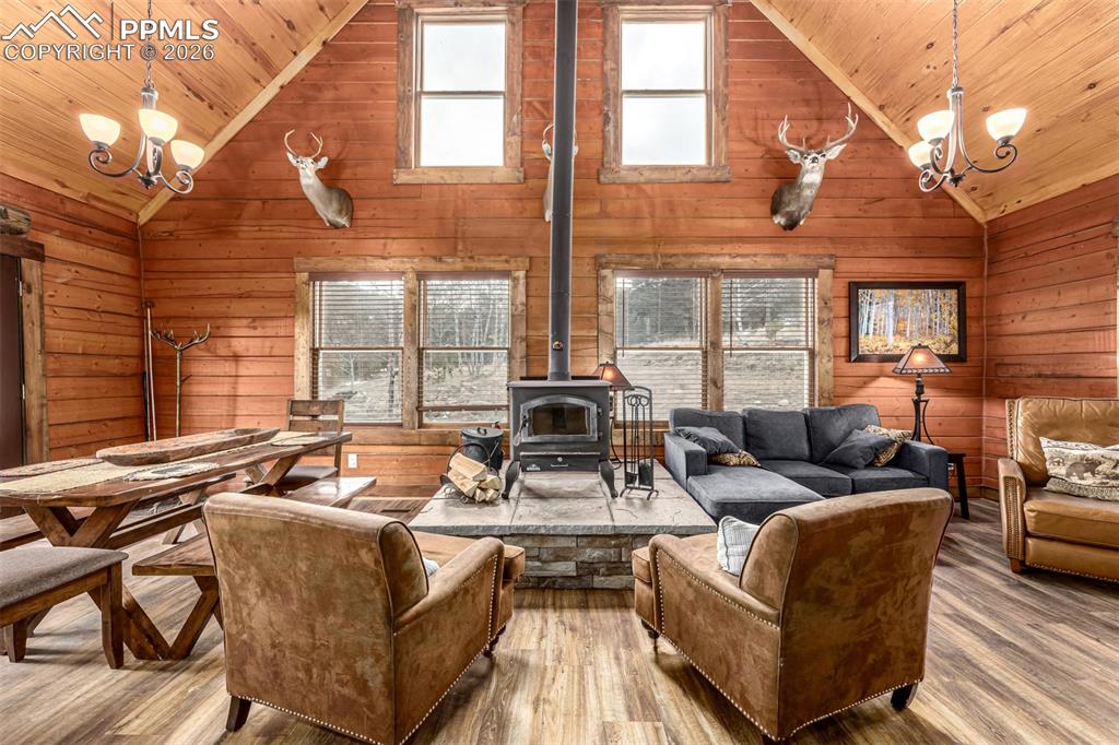 Image 7 of 35: Living Room