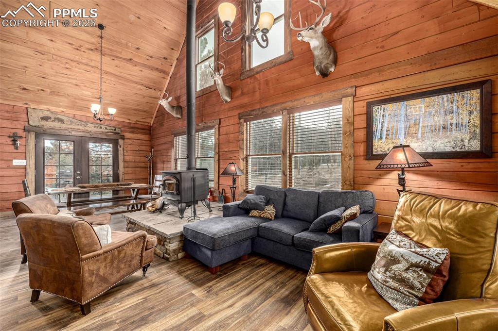 Image 8 of 35: Living Room