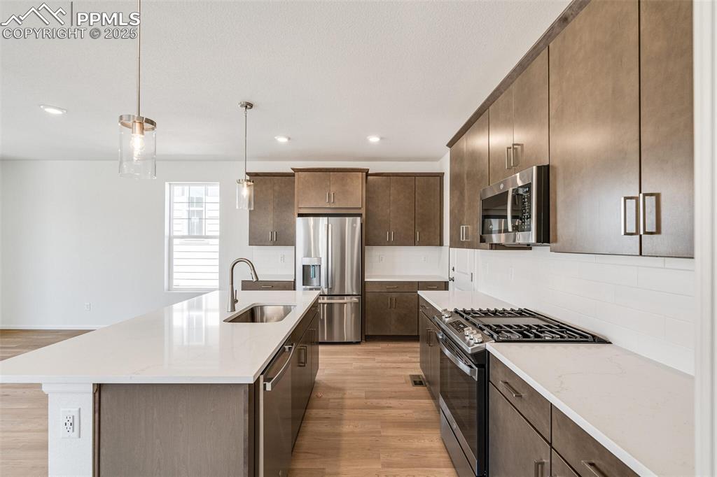 Image 14 of 36: Kitchen