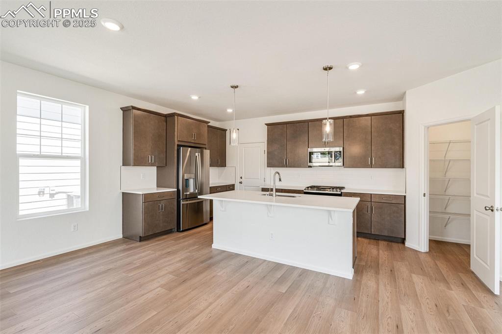 Image 15 of 36: Kitchen