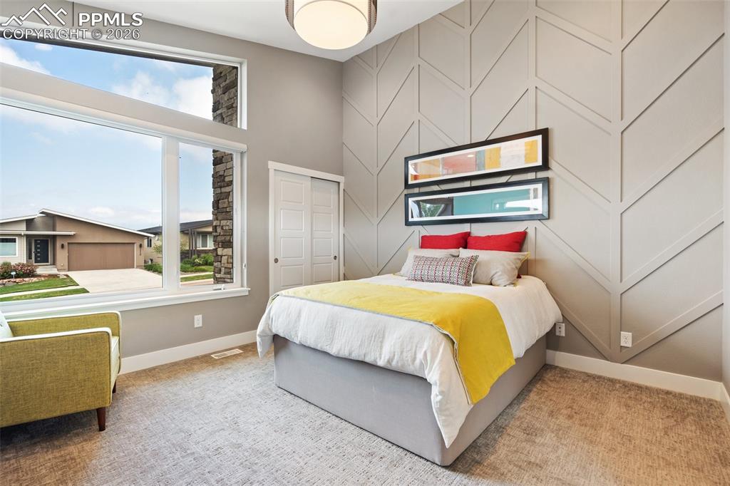 Image 14 of 47: Bedroom