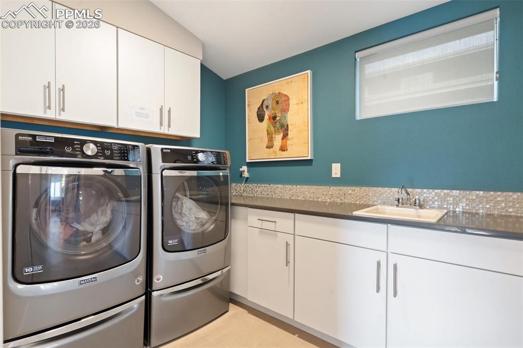 Image 33 of 47: Laundry