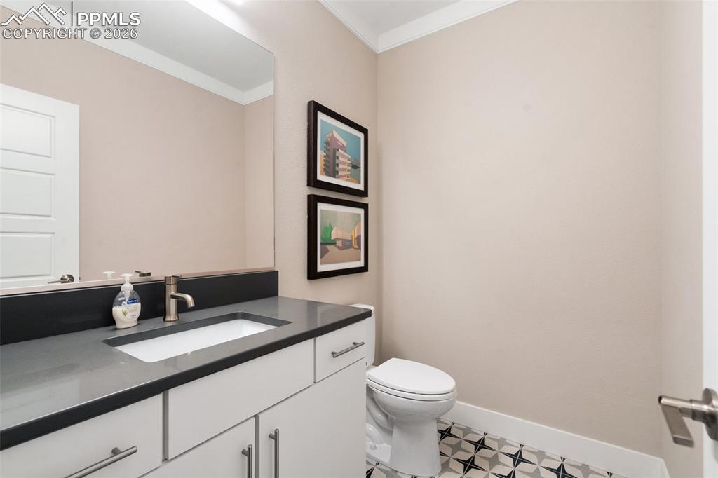 Image 37 of 47: Bathroom