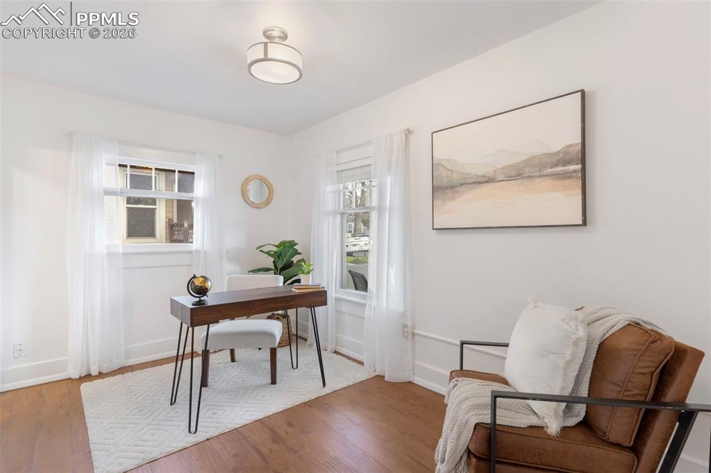 Image 11 of 45: Office