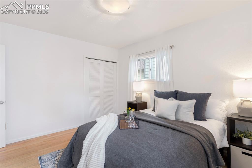 Image 26 of 45: Bedroom