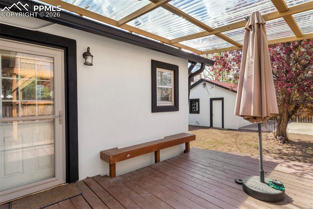 Image 32 of 45: Deck