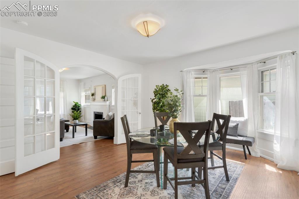 Image 5 of 45: Dining Area