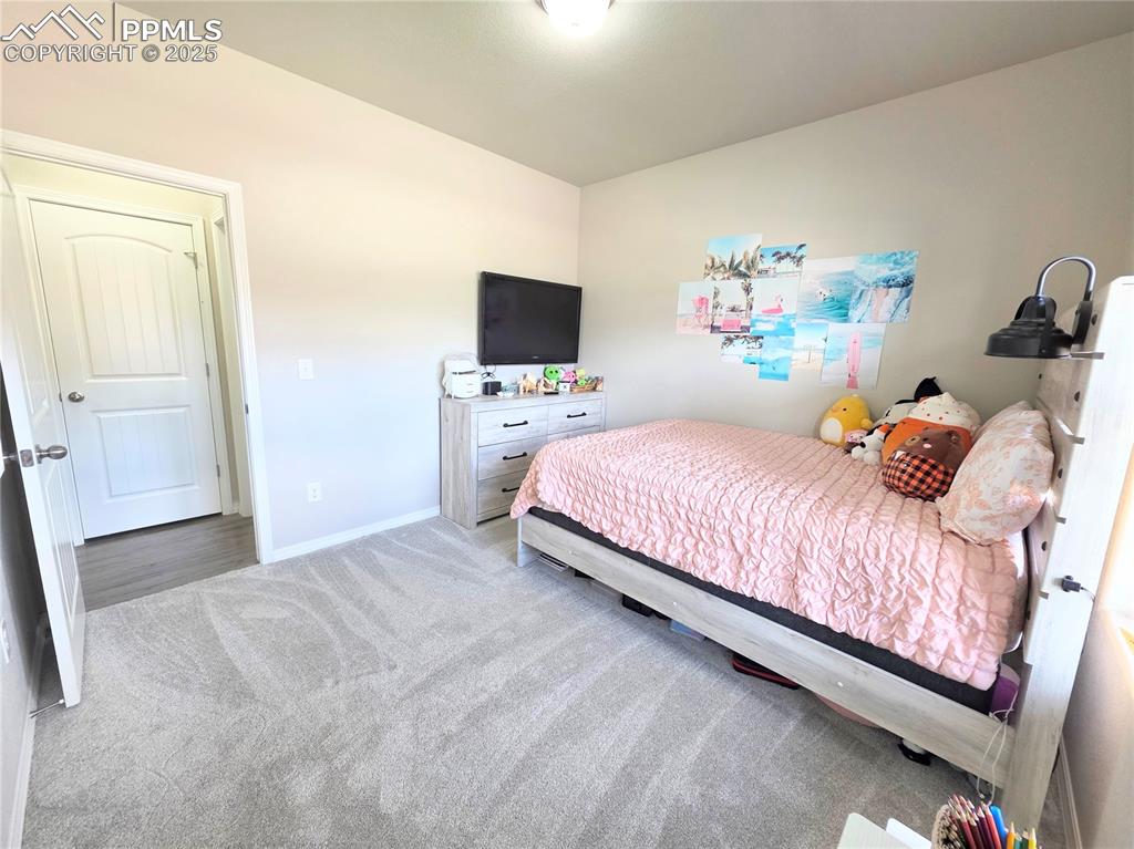 Image 24 of 45: Bedroom