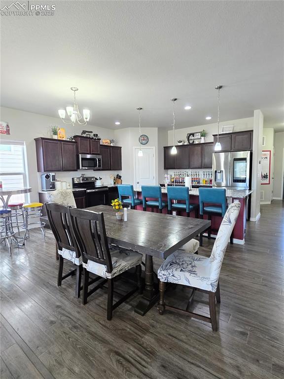 Image 8 of 45: Dining Area