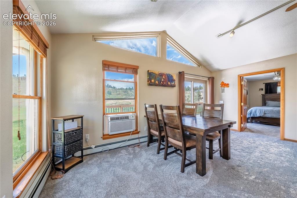 Image 20 of 48: Dining Area