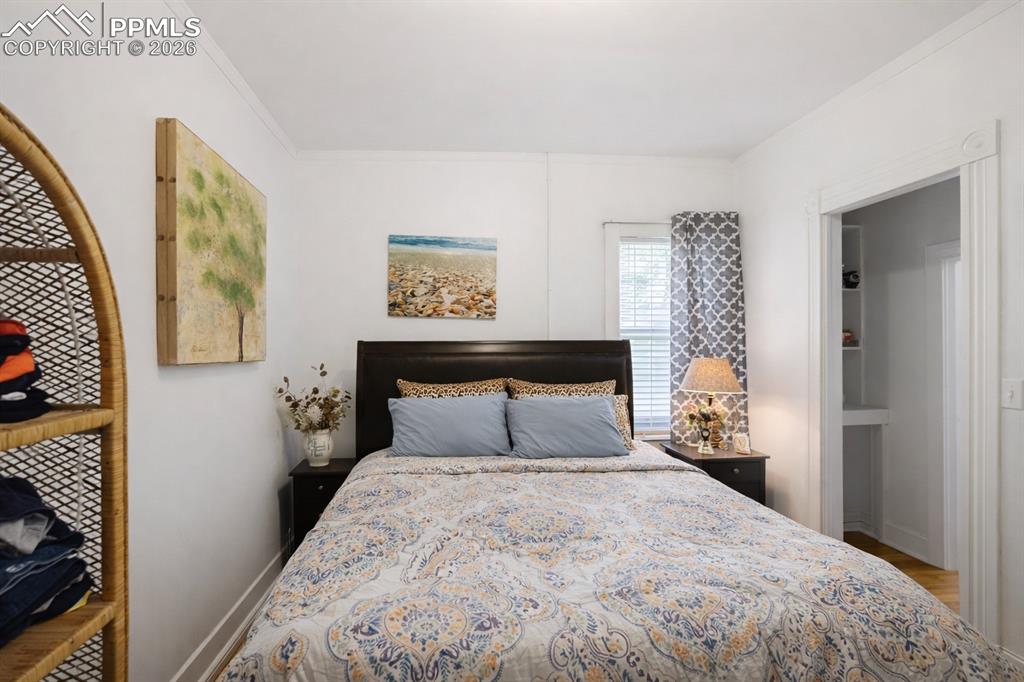 Image 24 of 32: Bedroom