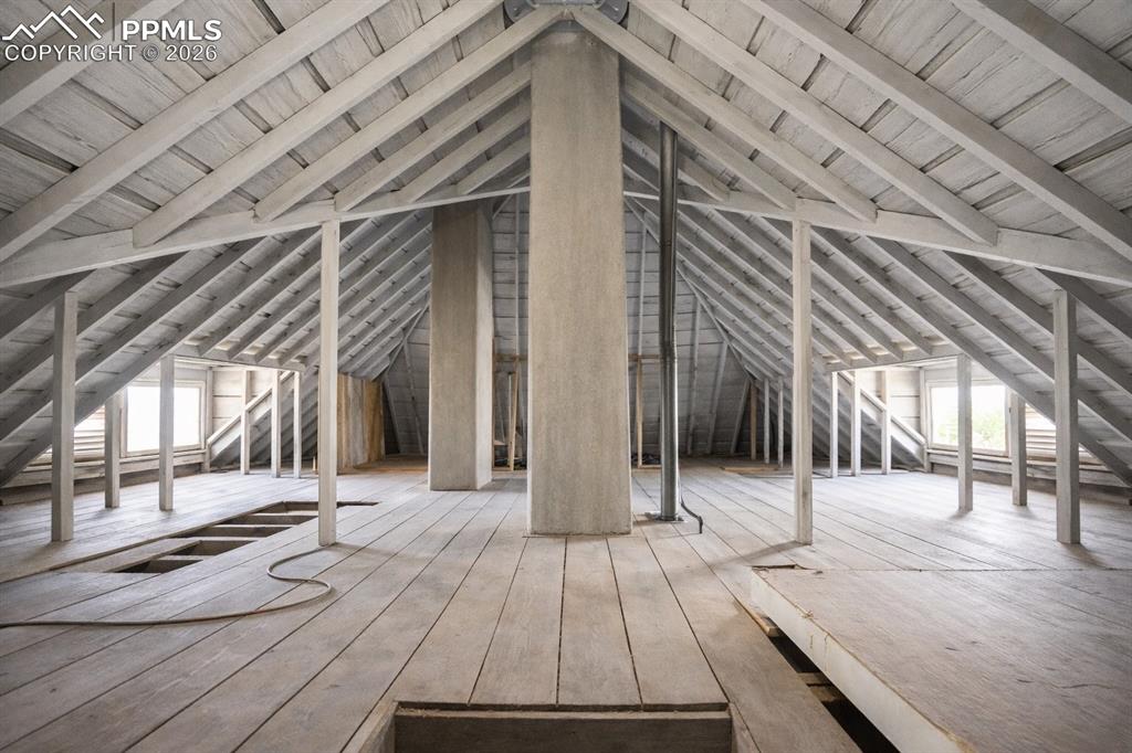 Image 28 of 32: Attic