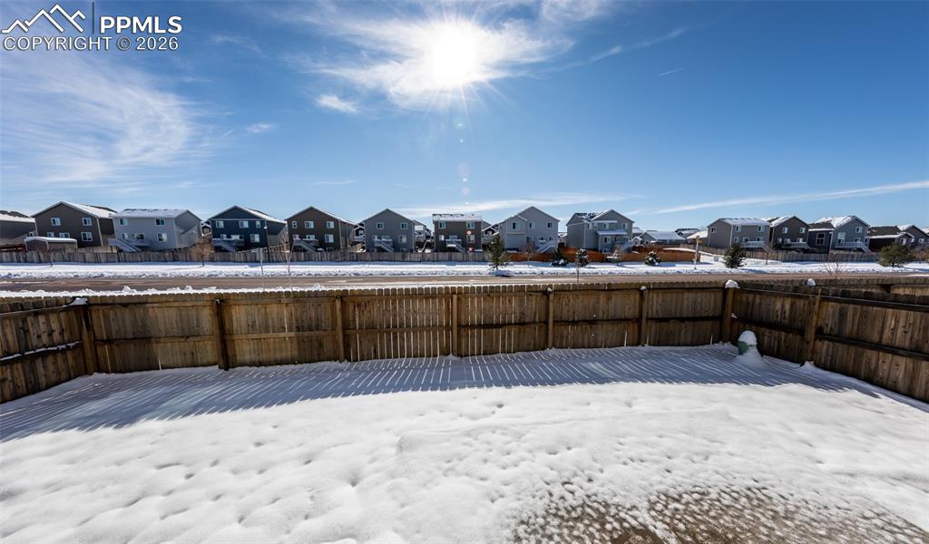 Image 15 of 45: Yard