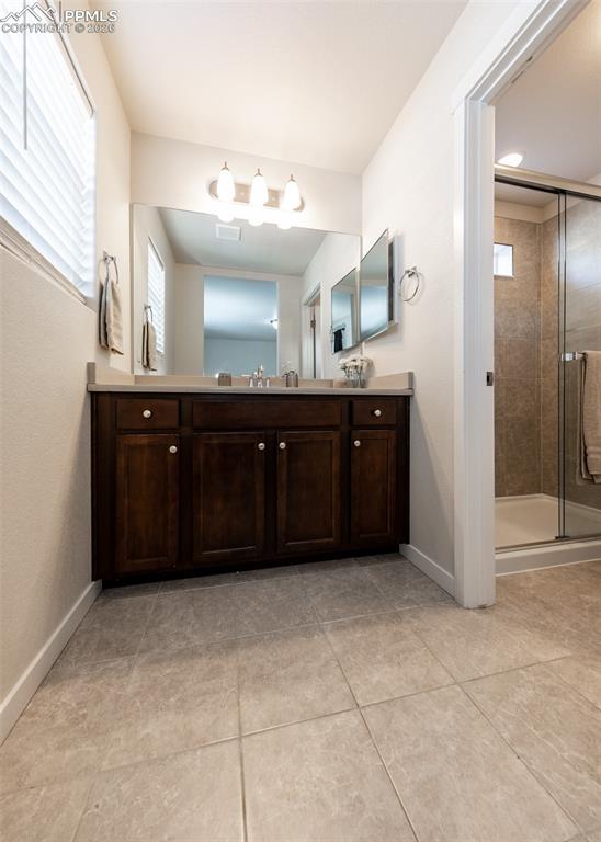 Image 29 of 45: Bathroom