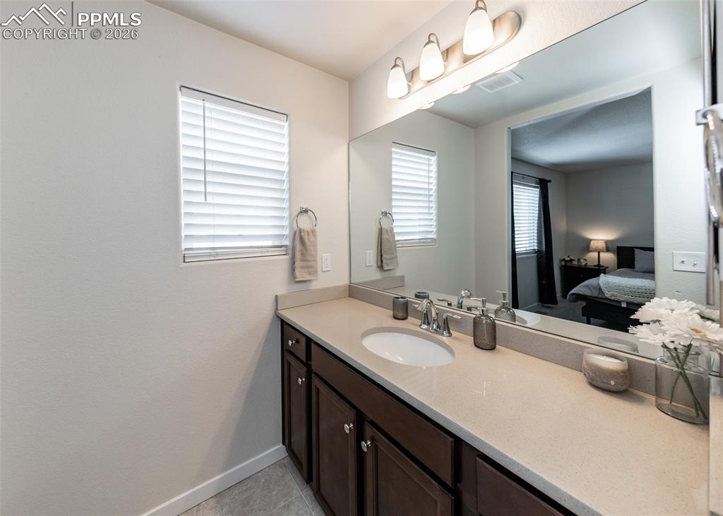 Image 30 of 45: Bathroom