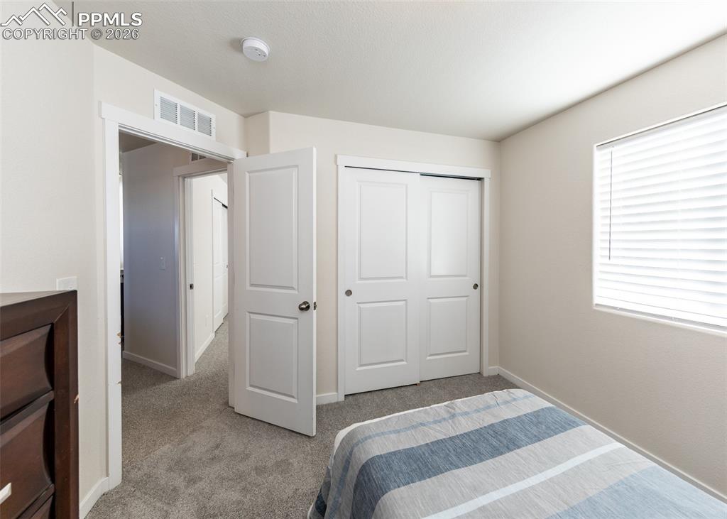 Image 34 of 45: Bedroom