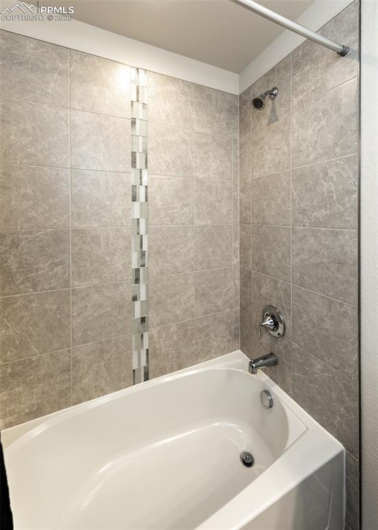 Image 39 of 45: Bathroom