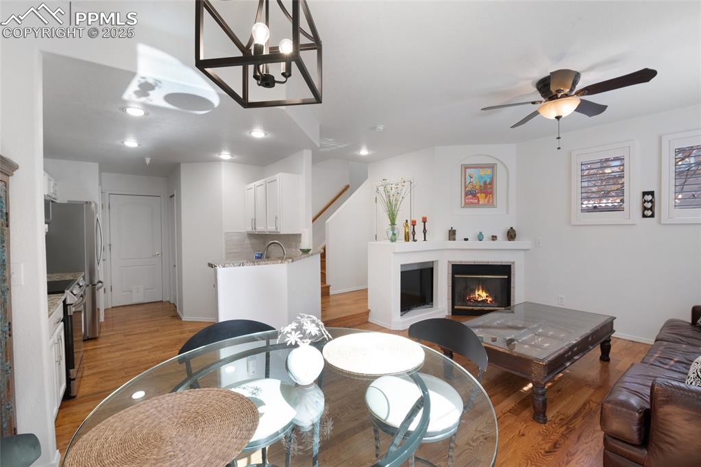 Image 12 of 35: Dining Area