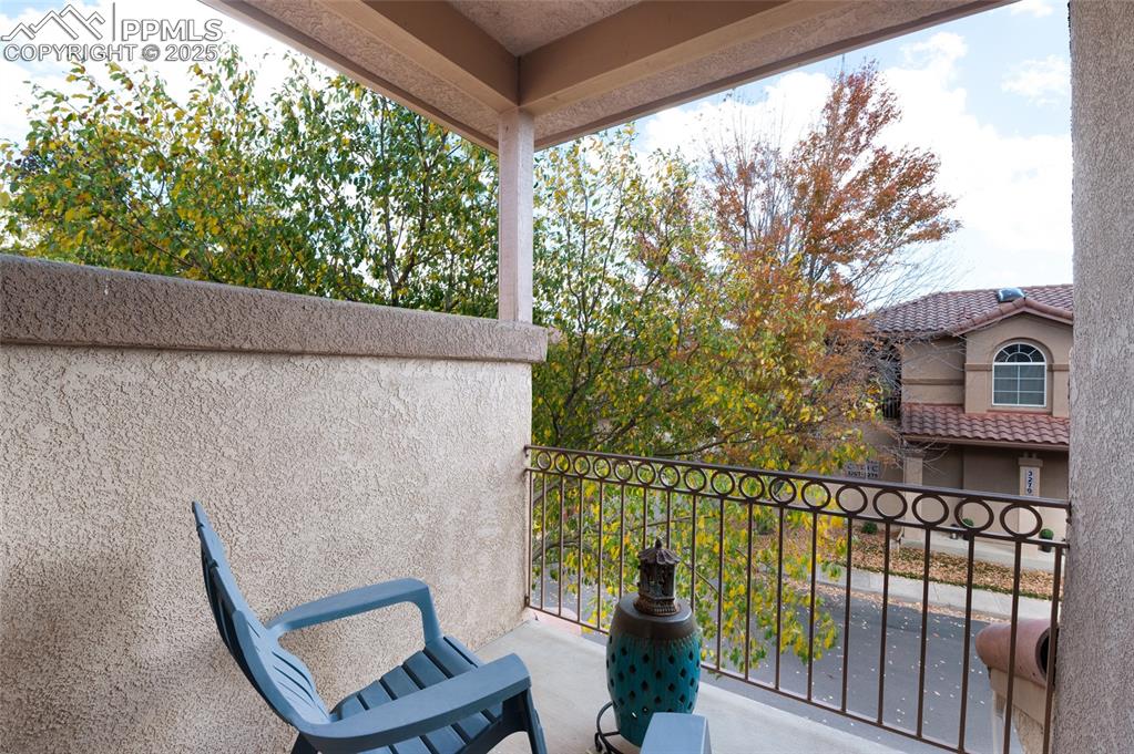 Image 20 of 35: Balcony