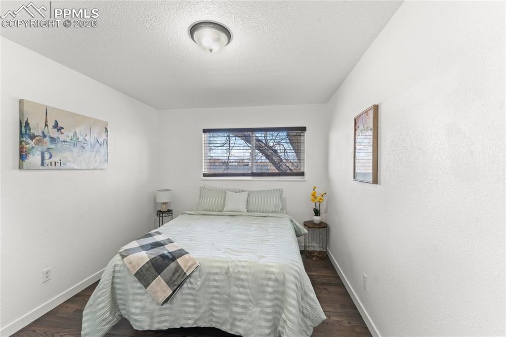 Image 24 of 41: Bedroom