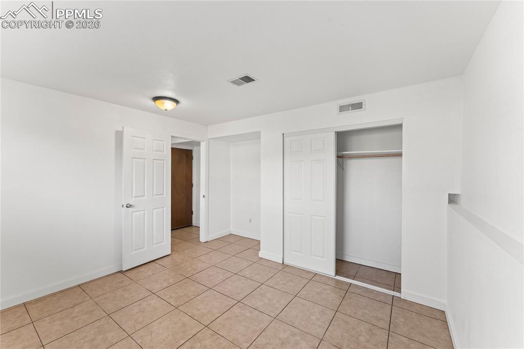 Image 29 of 41: Bedroom