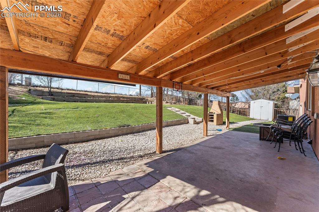 Image 34 of 41: Patio