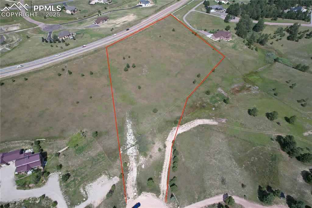 Image 8 of 29: Property Lines are approximate and not a survey