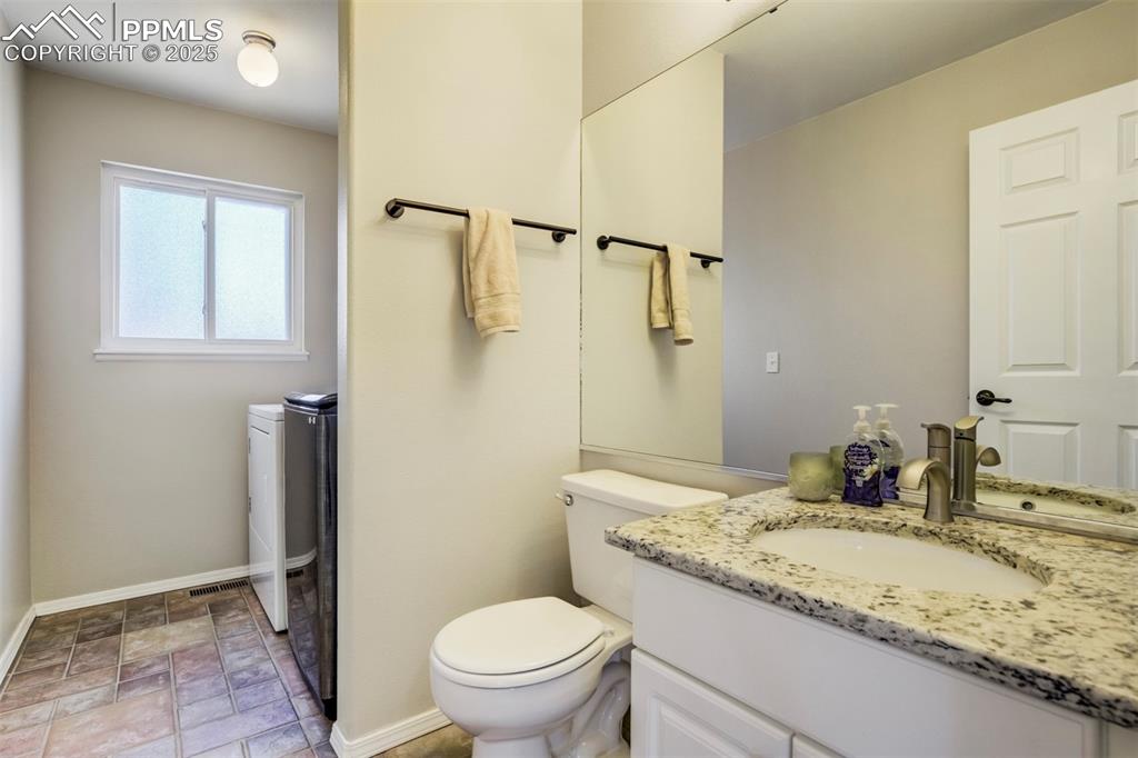 Image 17 of 43: Bathroom