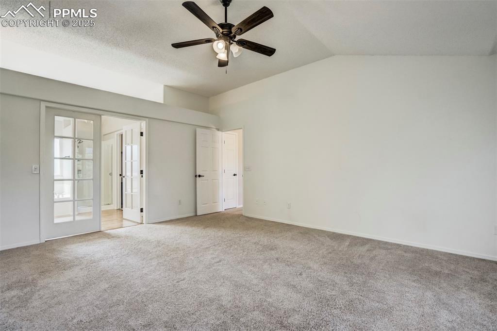 Image 23 of 43: Bedroom