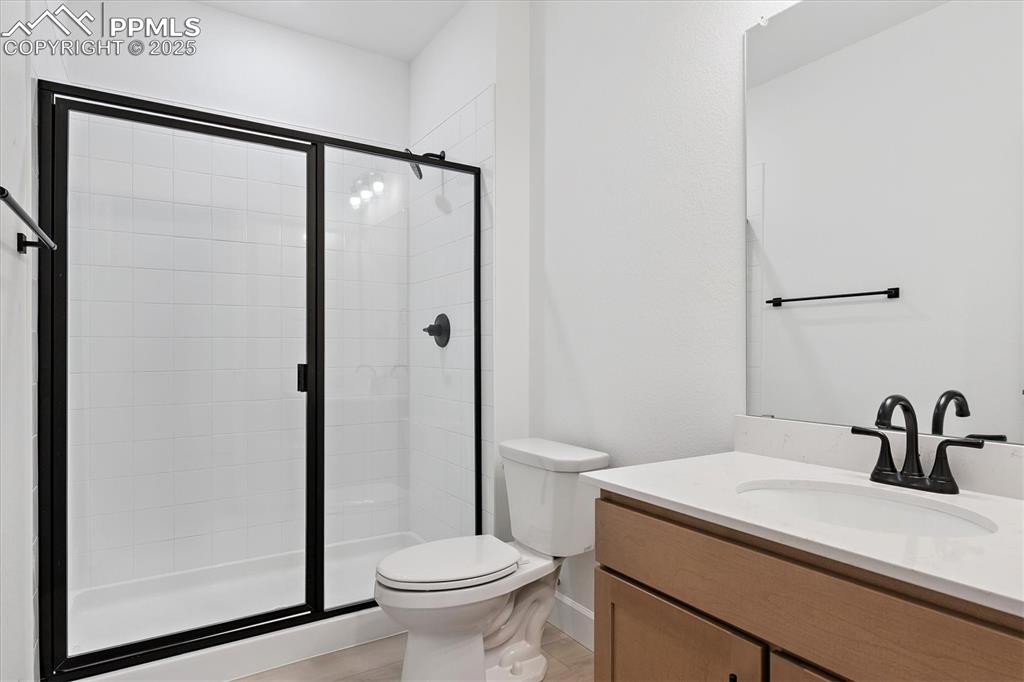Image 20 of 25: Bathroom