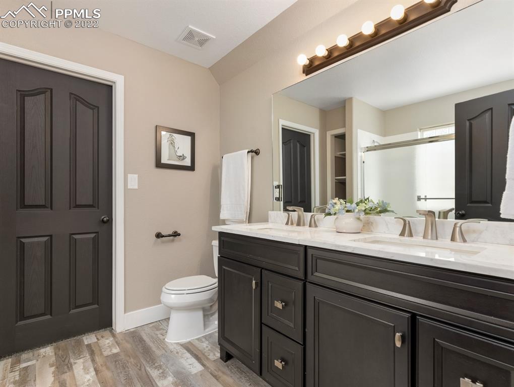 Listing 9933982, Image 14 of 35