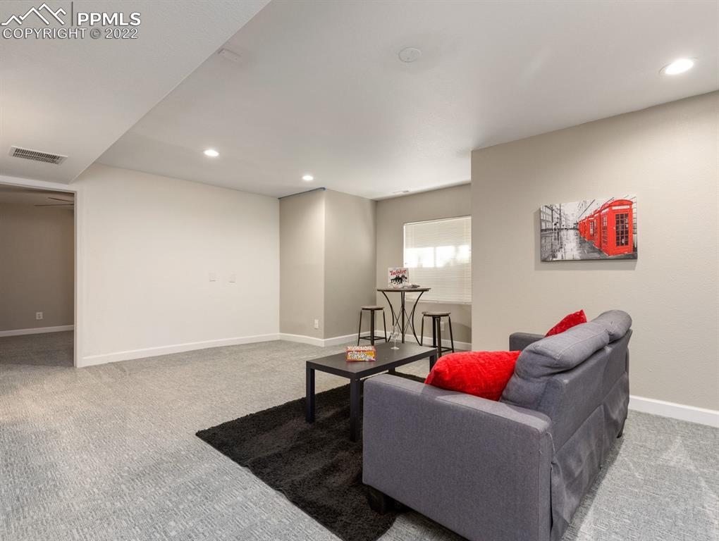 Listing 9933982, Image 16 of 35