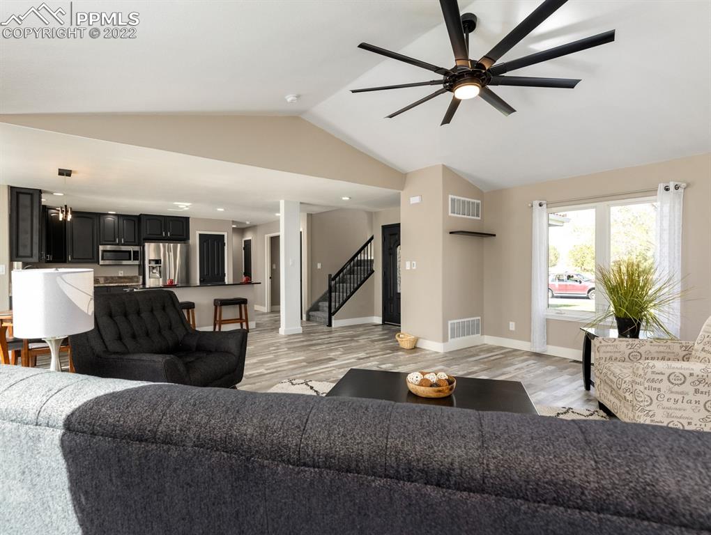 Listing 9933982, Image 5 of 35