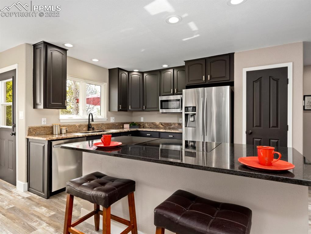 Listing 9933982, Image 7 of 35