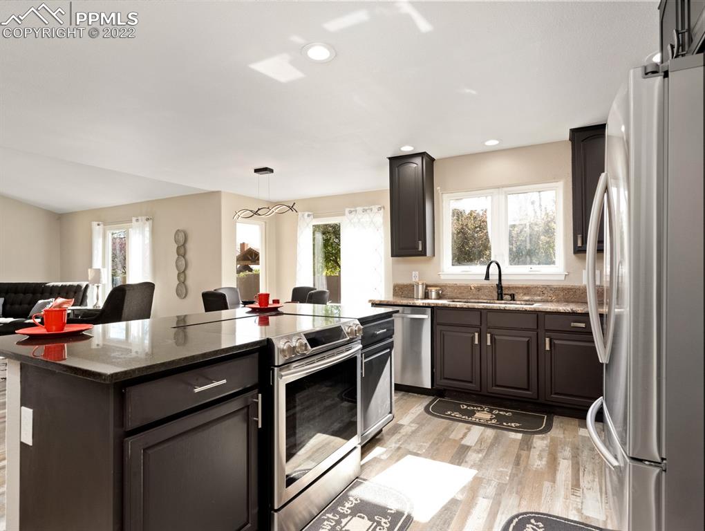 Listing 9933982, Image 8 of 35