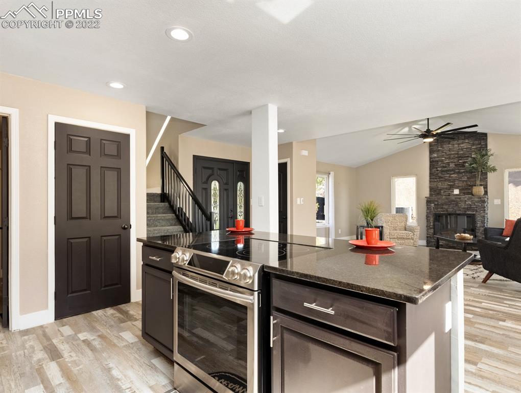 Listing 9933982, Image 9 of 35